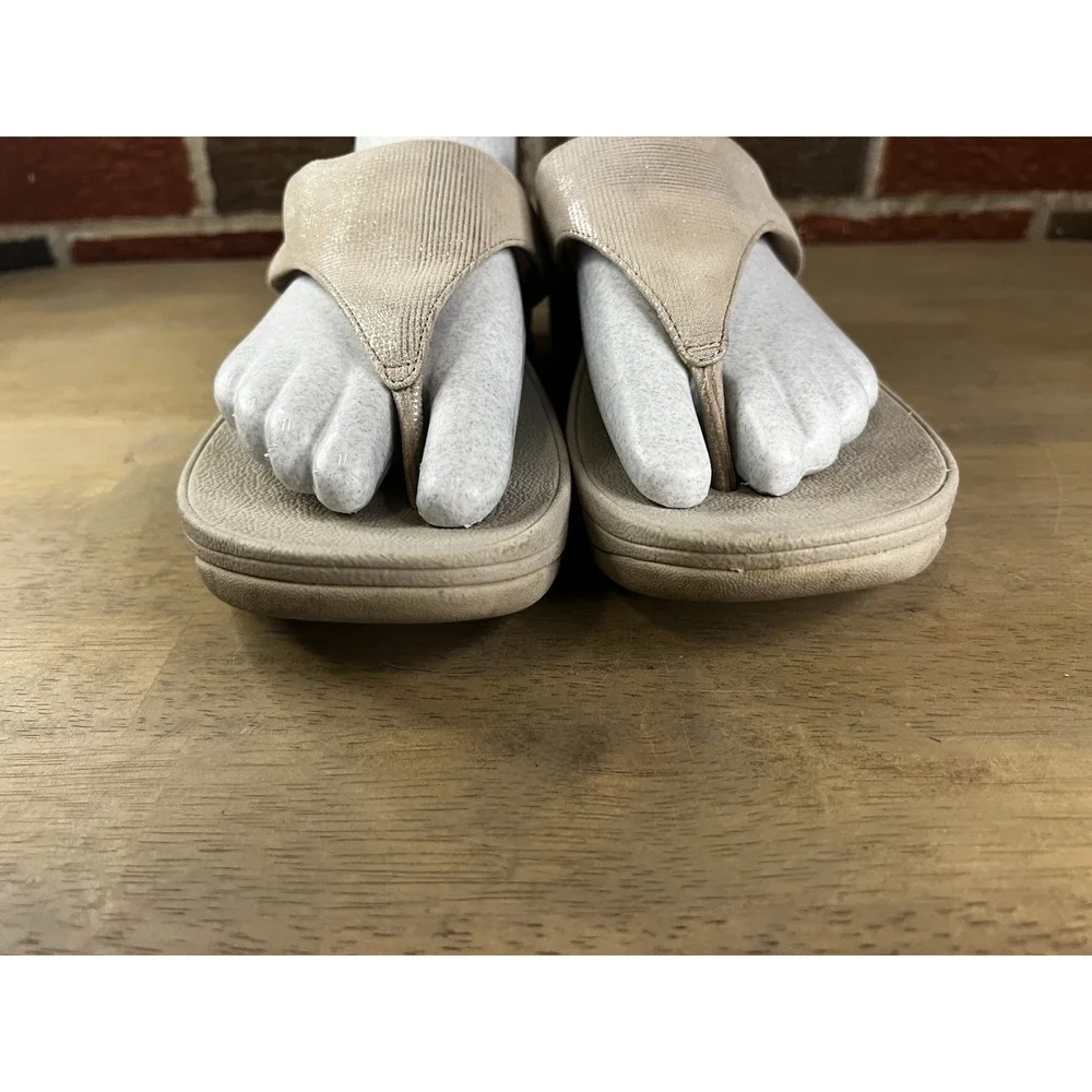 Womens FitFlop Lulu Shimmerlux Toe-Post Sandals Metallic Beige Size 10